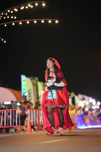 BIB: 
                            <button type="button" onclick="openModal(24524328)" class="btn btn-primary btn-sm float-right btn-popup" data-toggle="modal" data-target=".modal-high-quality">
                        <i class="fas fa-shopping-cart"></i> Add to Cart
                    </button>
                                            <button type="button" onclick="isThisMe(24524328, true)" class="btn btn-success btn-sm float-right btn-popup btn-isme hidden" data-toggle="tooltip" data-placement="bottom" title="นี่คือรูปของคุณใช่ไหม คลิกที่นี่เพื่อเอาเข้าอัลบั้ม">
                        <i class="fas fa-plus"></i> Add to album
                    </button>
                    <button type="button" onclick="isThisMe(24524328, false)" class="btn btn-warning btn-sm float-right btn-popup btn-isnotme hidden">
                        <i class="fas fa-ban"></i> Remove from album
                    </button>